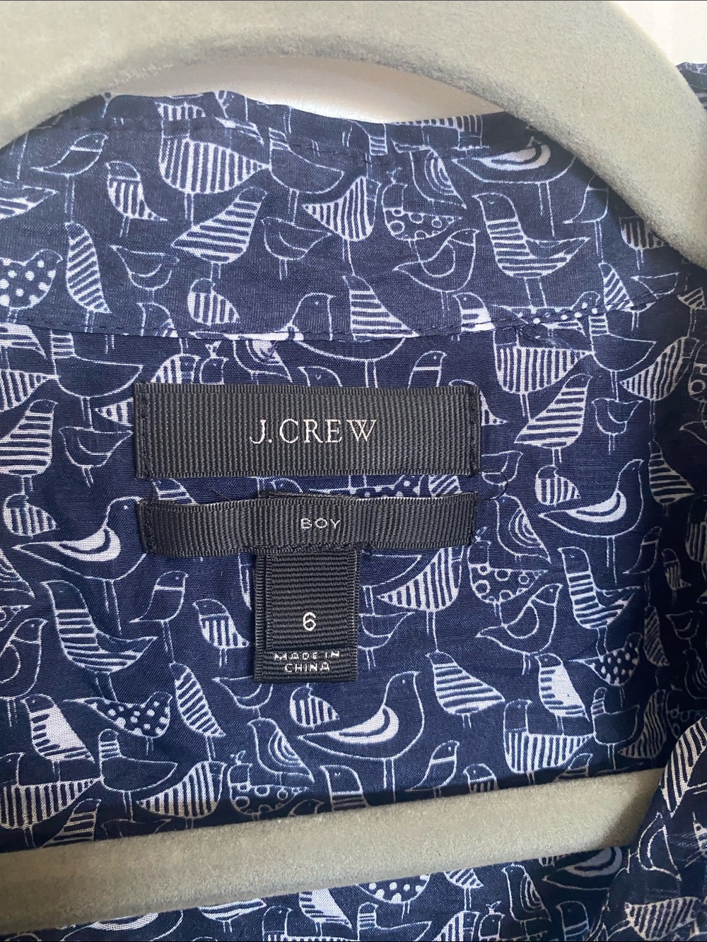 J. Crew Women’s Navy Novelty Bird Print Button-Down Silk Blend Boy Shirt Size 6 - Picture 2 of 6